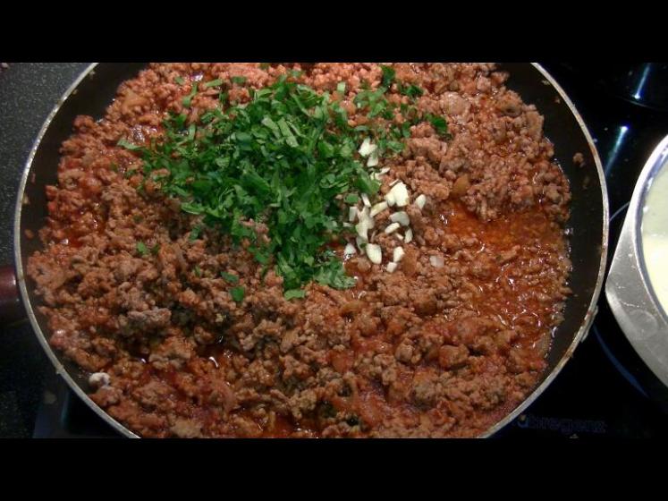 bolognese PetersilieundKnoblauc