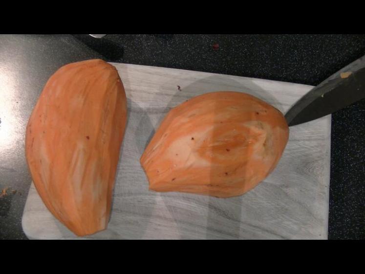 Süßkartoffeln_schälen